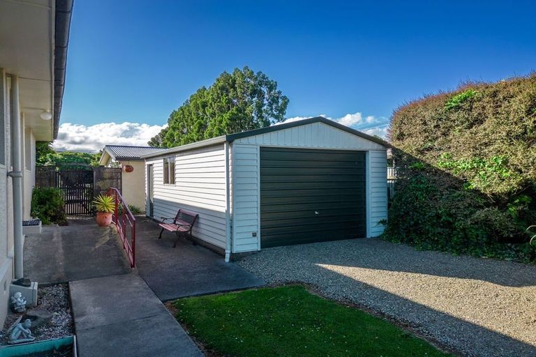 Photo of property in 16 Hughes Street, Waimate, 7924