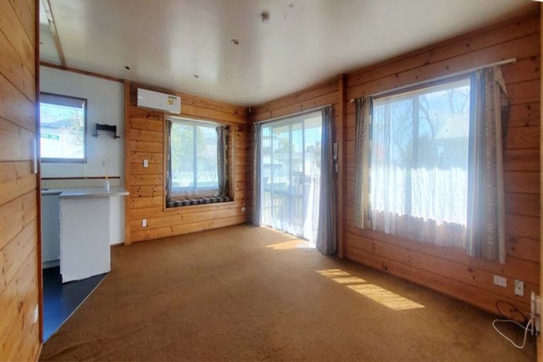 Photo of property in 1a Wing Crescent, Papakura, 2110
