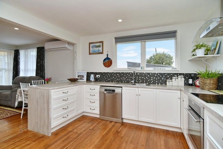 Photo of property in 27 Kings Avenue, Waikuku Beach, 7402