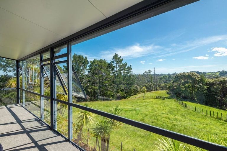 Photo of property in 208 Albany Heights Road, Albany Heights, Albany, 0792