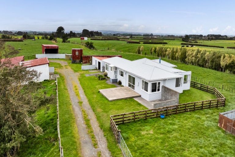 Photo of property in 124 Kahouri Road, Midhirst, Stratford, 4394
