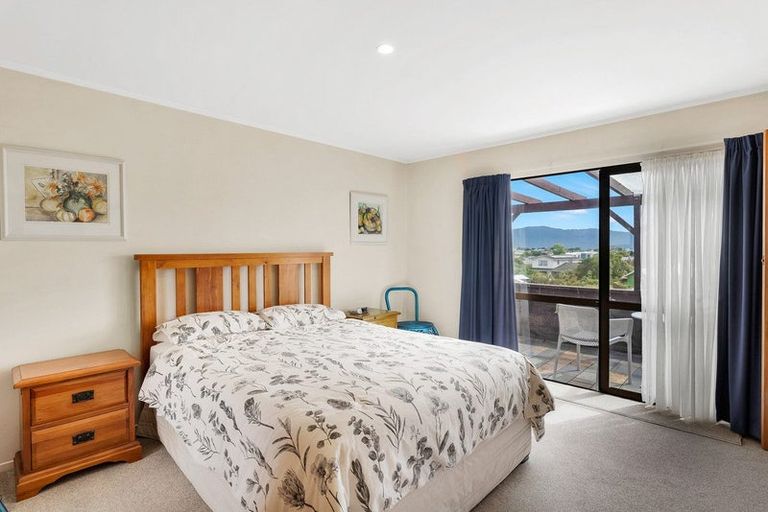 Photo of property in 10 Napier Grove, Waikanae Beach, Waikanae, 5036