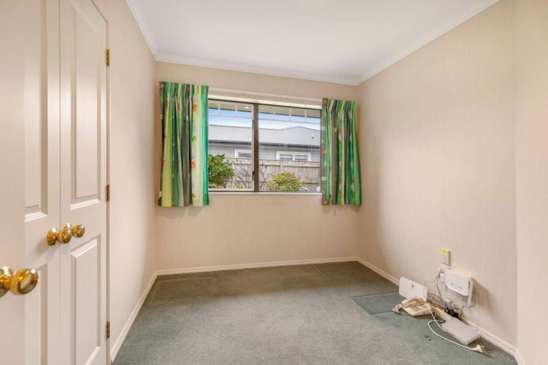 Photo of property in 11 Sutherland Crescent, Westbrook, Palmerston North, 4412