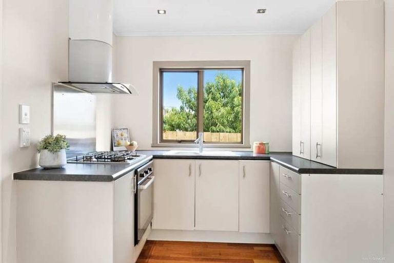 Photo of property in 18 Challinor Street, Pakuranga, Auckland, 2010