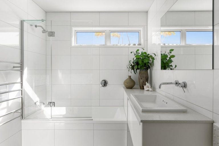 Photo of property in 70 The Esplanade, Westshore, Napier, 4110