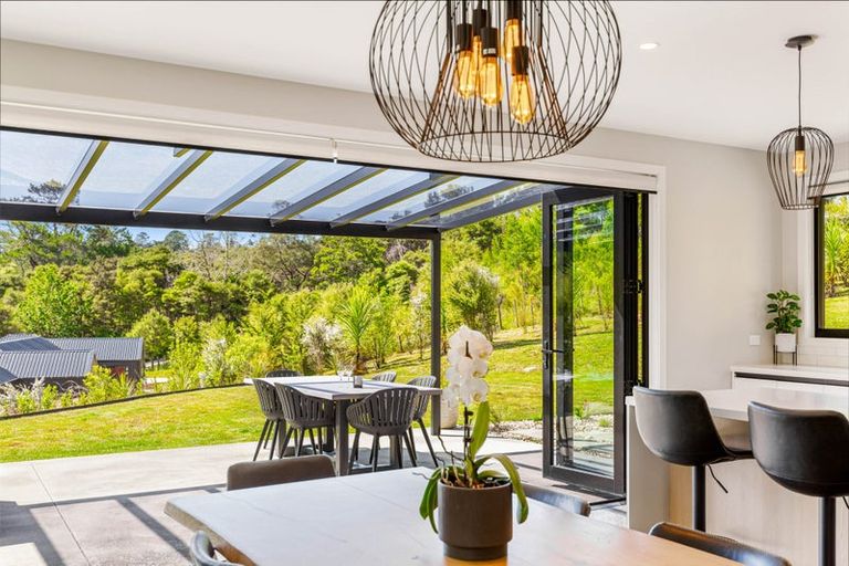 Photo of property in 224 Birdwood Road, Massey, Auckland, 0614