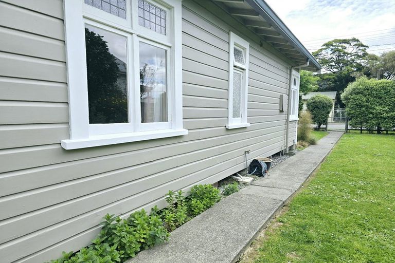 Photo of property in 16 Buller Street, Picton, 7220