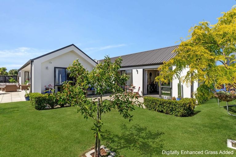 Photo of property in 17 Churchill Drive, Rangiora, 7400
