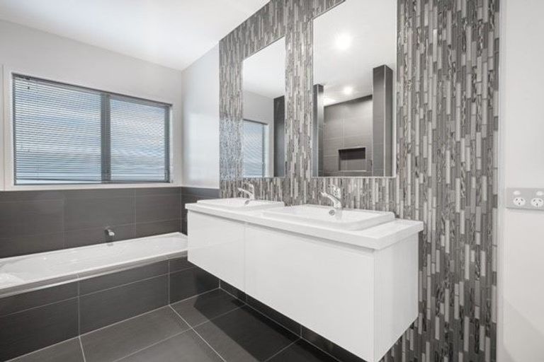 Photo of property in 18 Milano Boulevard, Karaka, Papakura, 2113