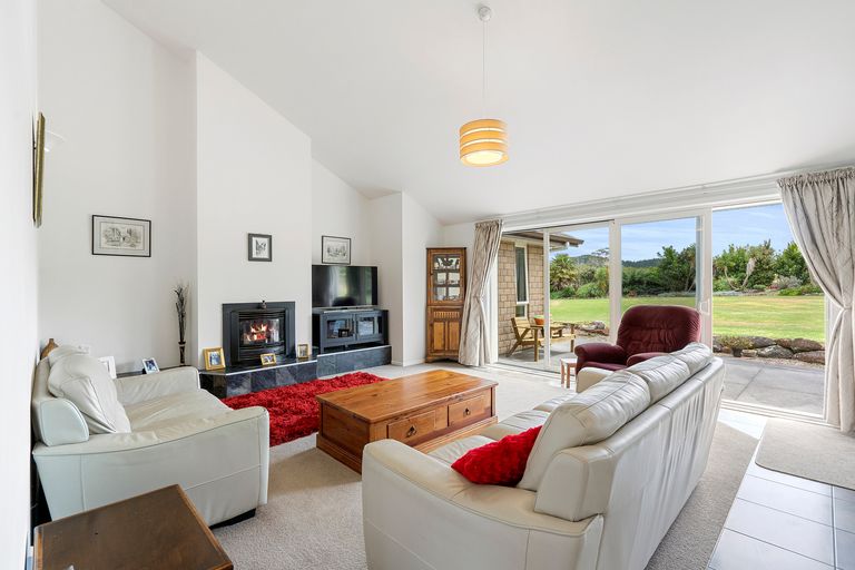 Photo of property in 121 Haruru Falls Road, Haruru, 0204