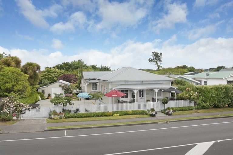 Photo of property in 89 Bridge Street, Bulls, 4818