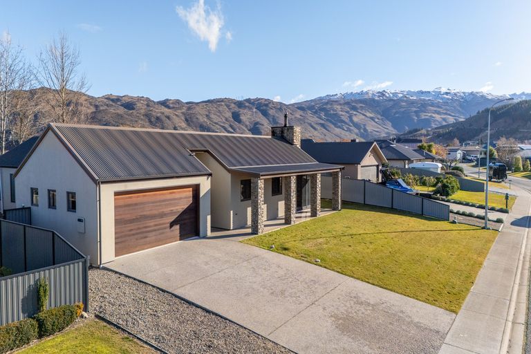 Photo of property in 10 Elizabeth Place, Clyde, 9330