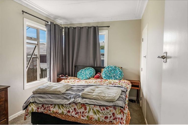 Photo of property in 32 Railway Esplanade, East Gore, Gore, 9710