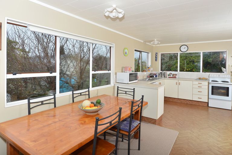 Photo of property in 1 Curlew Place, One Tree Point, 0118