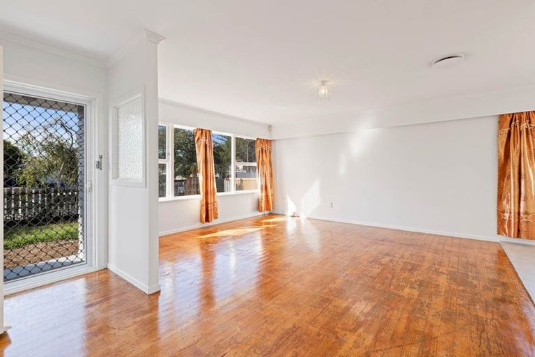 Photo of property in 14 Tairere Crescent, Rosehill, Papakura, 2113