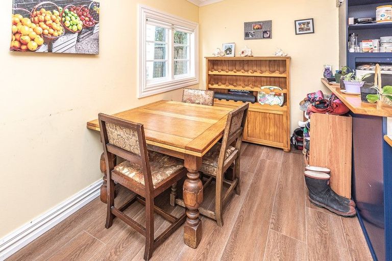 Photo of property in 32 Hipango Terrace, Durie Hill, Whanganui, 4500