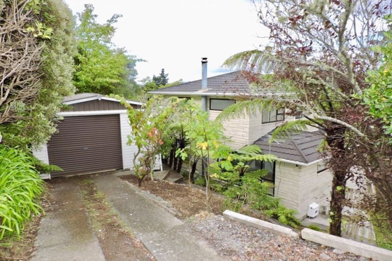Photo of property in 13 Chester Road, Tawa, Wellington, 5028