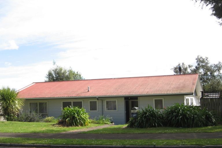 Photo of property in 28 Dingadee Street, Welcome Bay, Tauranga, 3112