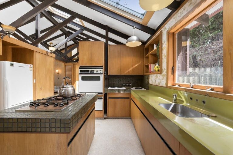 Photo of property in 24 Amapur Drive, Khandallah, Wellington, 6035