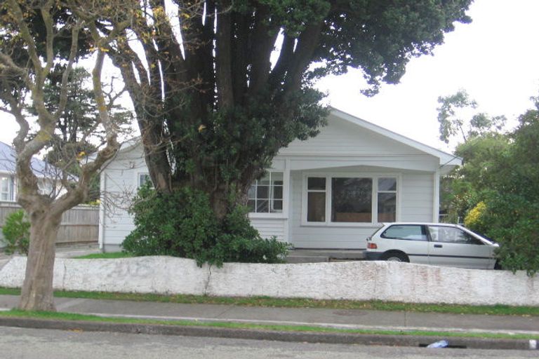Photo of property in 13 Porutu Street, Fairfield, Lower Hutt, 5011