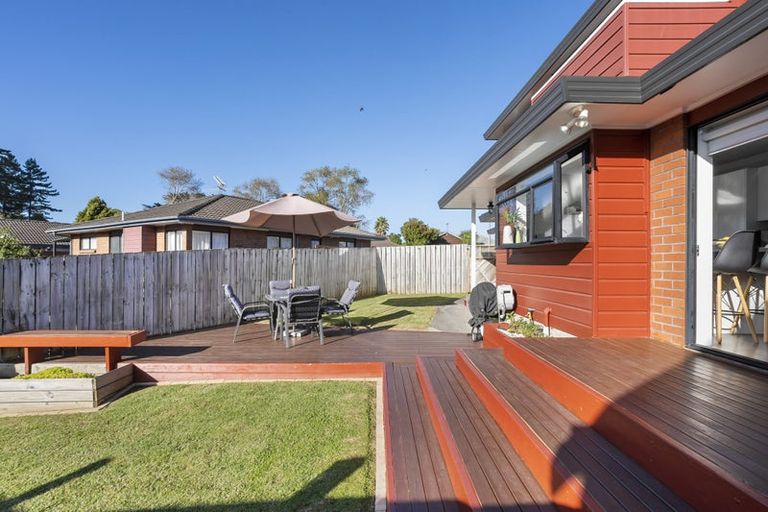 Photo of property in 1/42 Headcorn Place, Botany Downs, Auckland, 2010