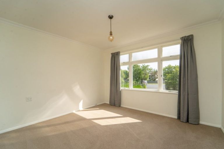 Photo of property in 37 Dublin Street, Martinborough, 5711