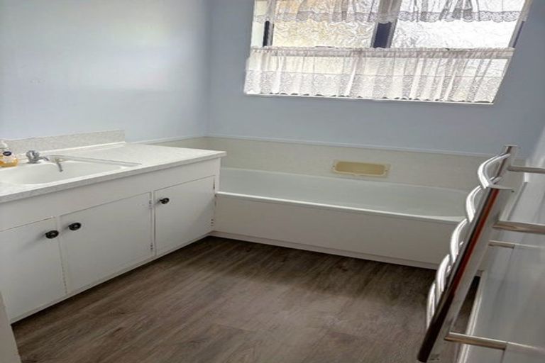 Photo of property in 2/500 Avenue Road West, Hastings, 4122