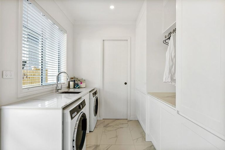 Photo of property in 22 Tai Crescent, Hobsonville, Auckland, 0616