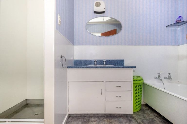 Photo of property in 24 Seddon Crescent, Whataupoko, Gisborne, 4010