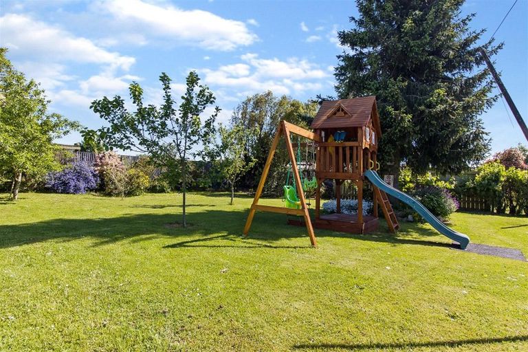 Photo of property in 10 Herbert Street, Waimate, 7924