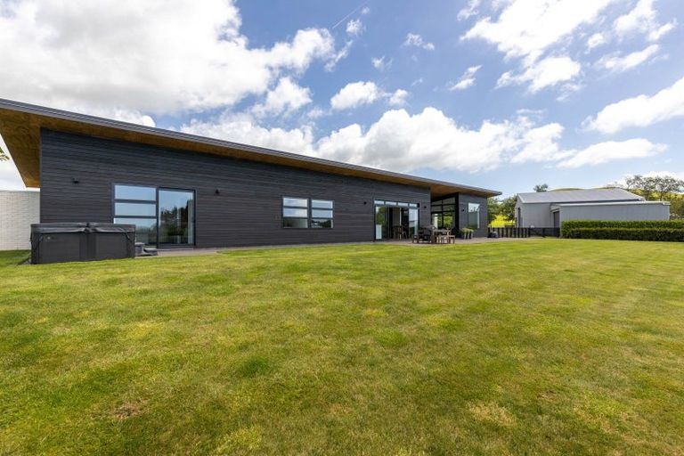 Photo of property in 13 Thomason Road, Egmont Village, New Plymouth, 4371