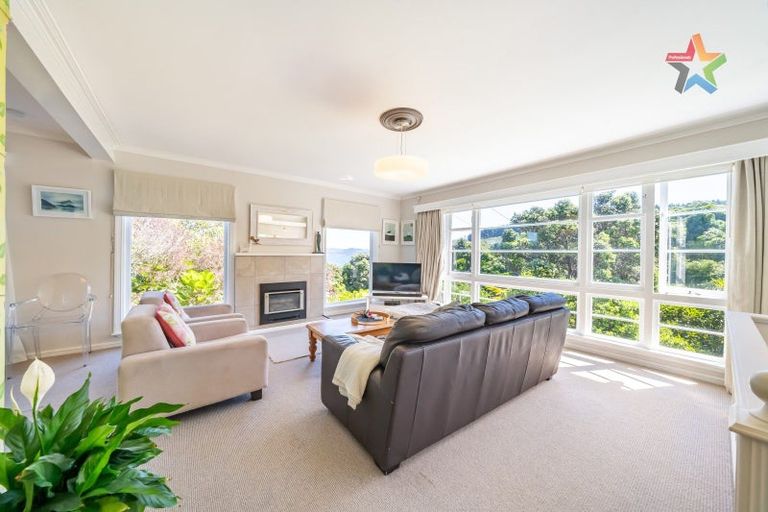 Photo of property in 30 Korokoro Road, Korokoro, Lower Hutt, 5012