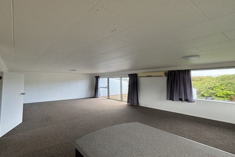Photo of property in 1/26 Penryn Drive, Camborne, Porirua, 5026