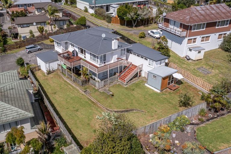 Photo of property in 10 Coronation Road, Glenfield, Auckland, 0627