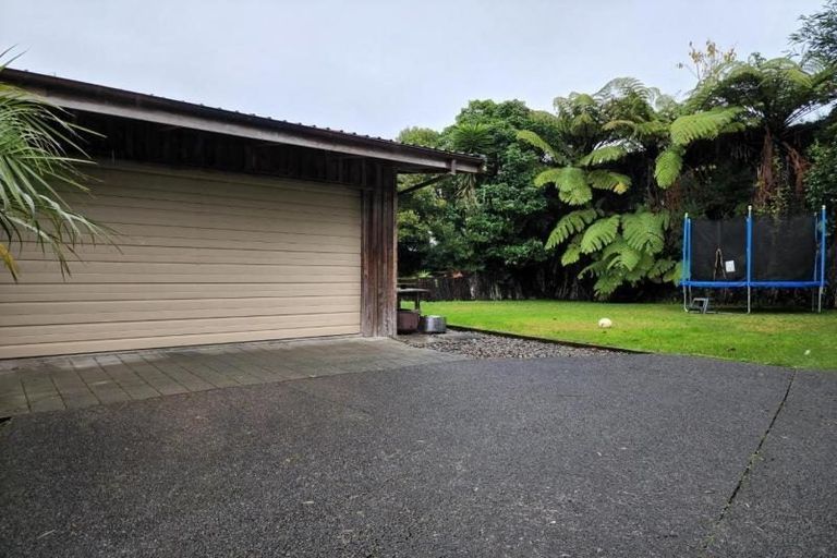 Photo of property in 24 Arden Place, Oakura, 4314