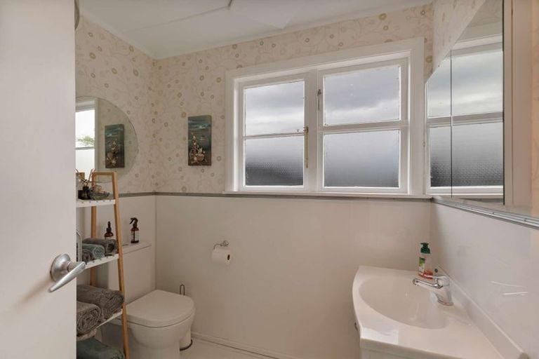 Photo of property in 18 Tweed Street, Roslyn, Palmerston North, 4414