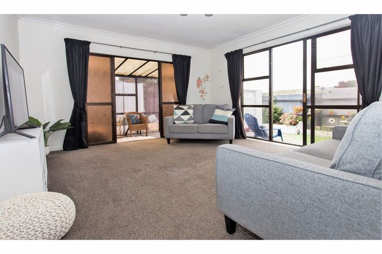 Photo of property in 73 Hargood Street, Woolston, Christchurch, 8062