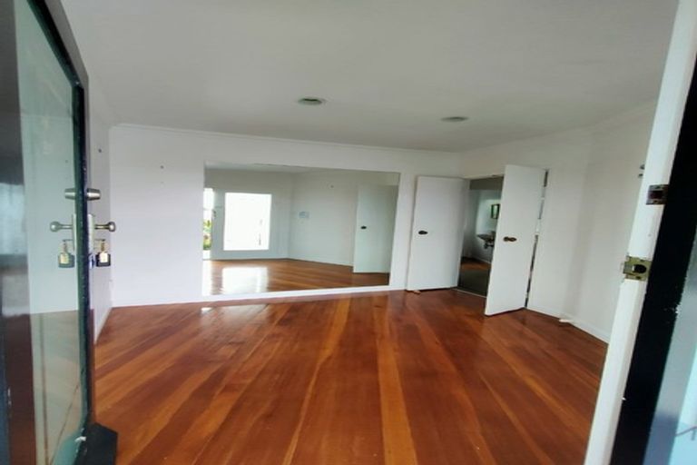 Photo of property in 34 Glenfern Road, Mellons Bay, Auckland, 2014