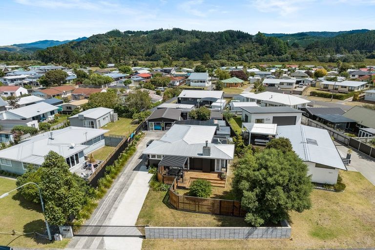 Photo of property in 229 Chartwell Avenue, Whangamata, 3620