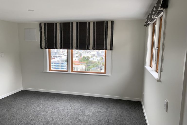 Photo of property in 9 Maarama Crescent, Aro Valley, Wellington, 6021