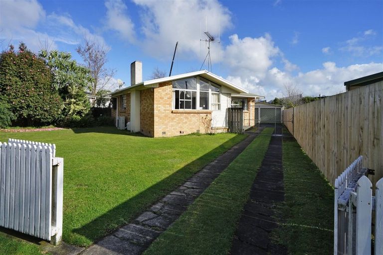 Photo of property in 79 Oakfield Crescent, Pukete, Hamilton, 3200