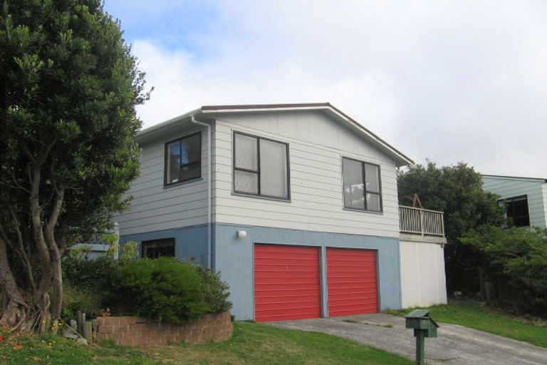 Photo of property in 24 Guadeloupe Crescent, Grenada Village, Wellington, 6037