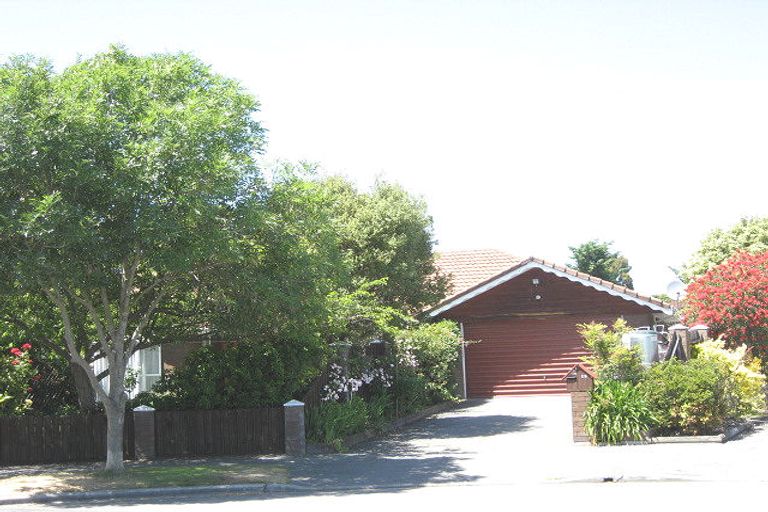 Photo of property in 12 Florance Place, Parklands, Christchurch, 8083