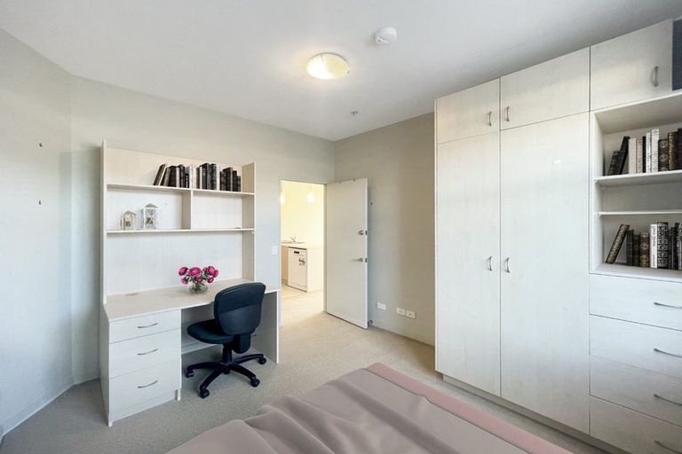 Photo of property in City Lodge, 402/115 Vivian Street, Te Aro, Wellington, 6011