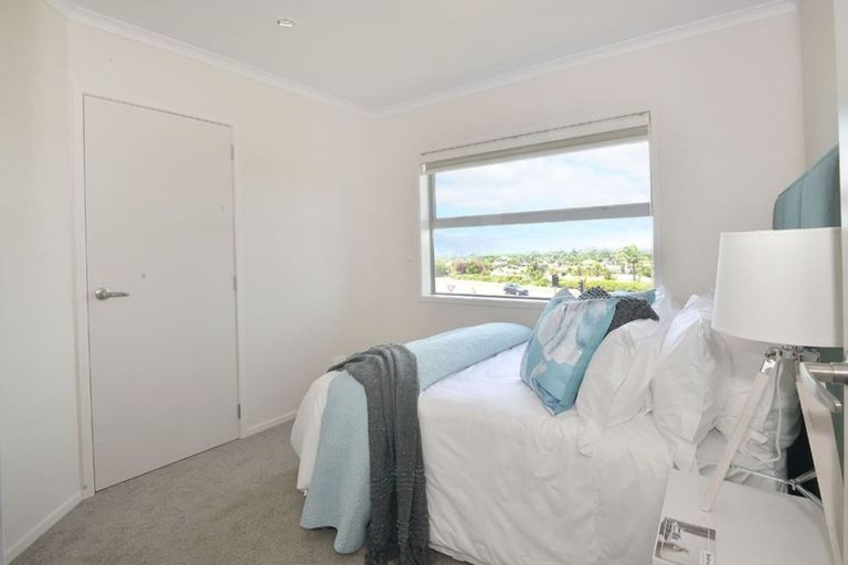 Photo of property in 3 Karauria Lane, Orewa, 0931