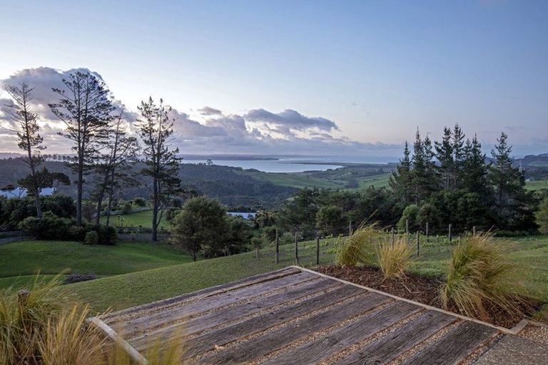 Photo of property in 163e West Road, Kaukapakapa, 0873