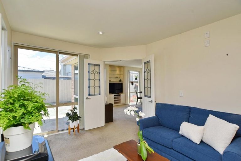 Photo of property in 1/38 Sawyers Arms Road, Northcote, Christchurch, 8052