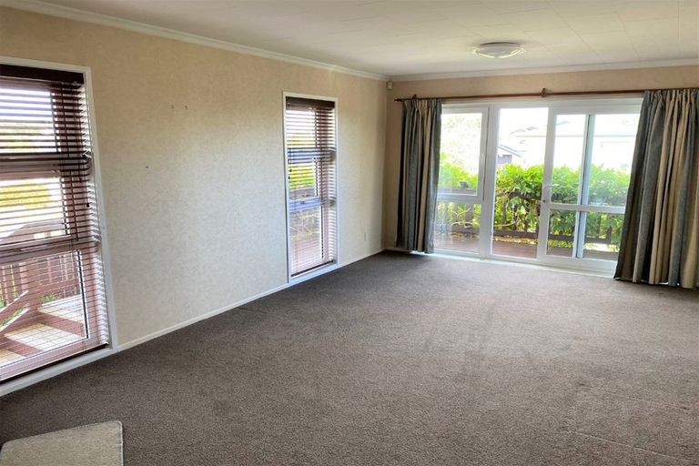 Photo of property in 30 Karaka Street, Merrilands, New Plymouth, 4312