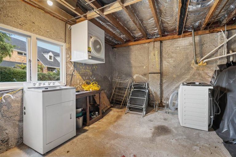 Photo of property in 102 Easther Crescent, Kew, Dunedin, 9012