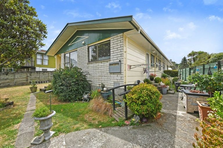 Photo of property in 1/29 Gemstone Drive, Birchville, Upper Hutt, 5018